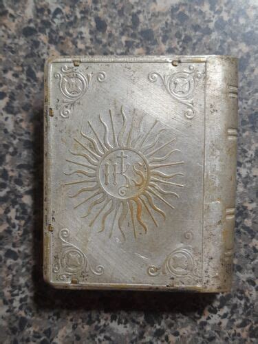 vintage paulus vi pont max small metal box container ornate|Pope Paul Metal Box with Rosary, Stamped Paulus VI .